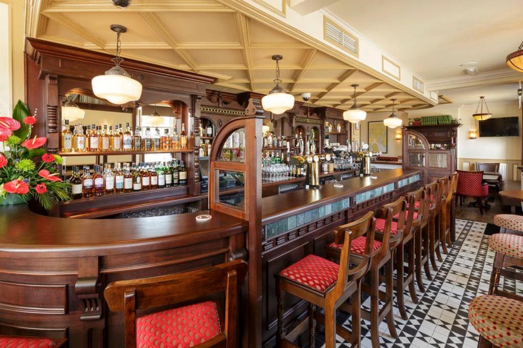 The Royal Hotel Кембелтаун Екстериор снимка