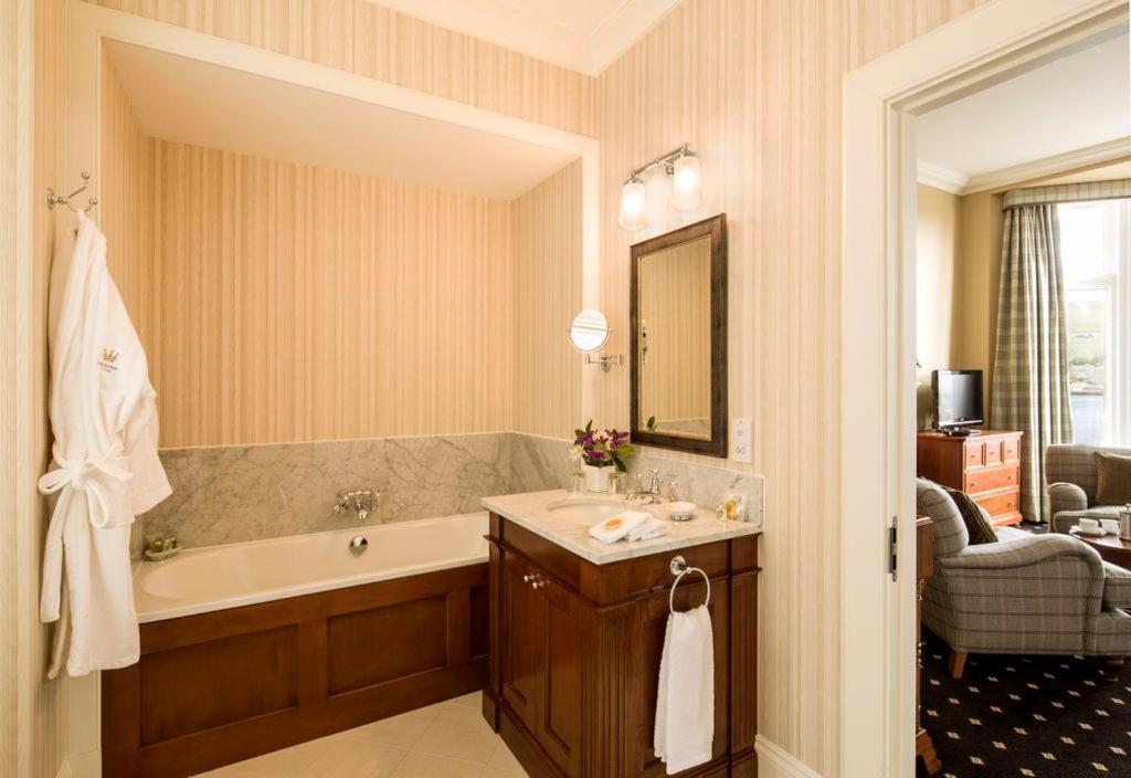 The Royal Hotel Кембелтаун Стая снимка